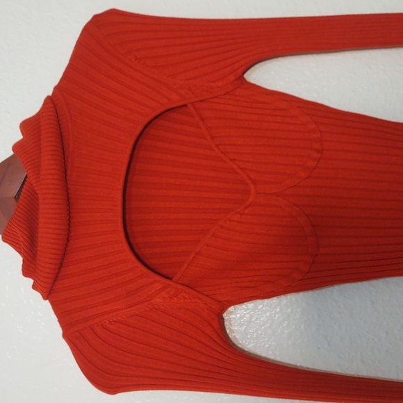 SLIGHTLY USED HERA SWEATER TURTLE NECK ORANGE LONG SLEEVE SIZE SMALL DRESS - Picture 2 of 10